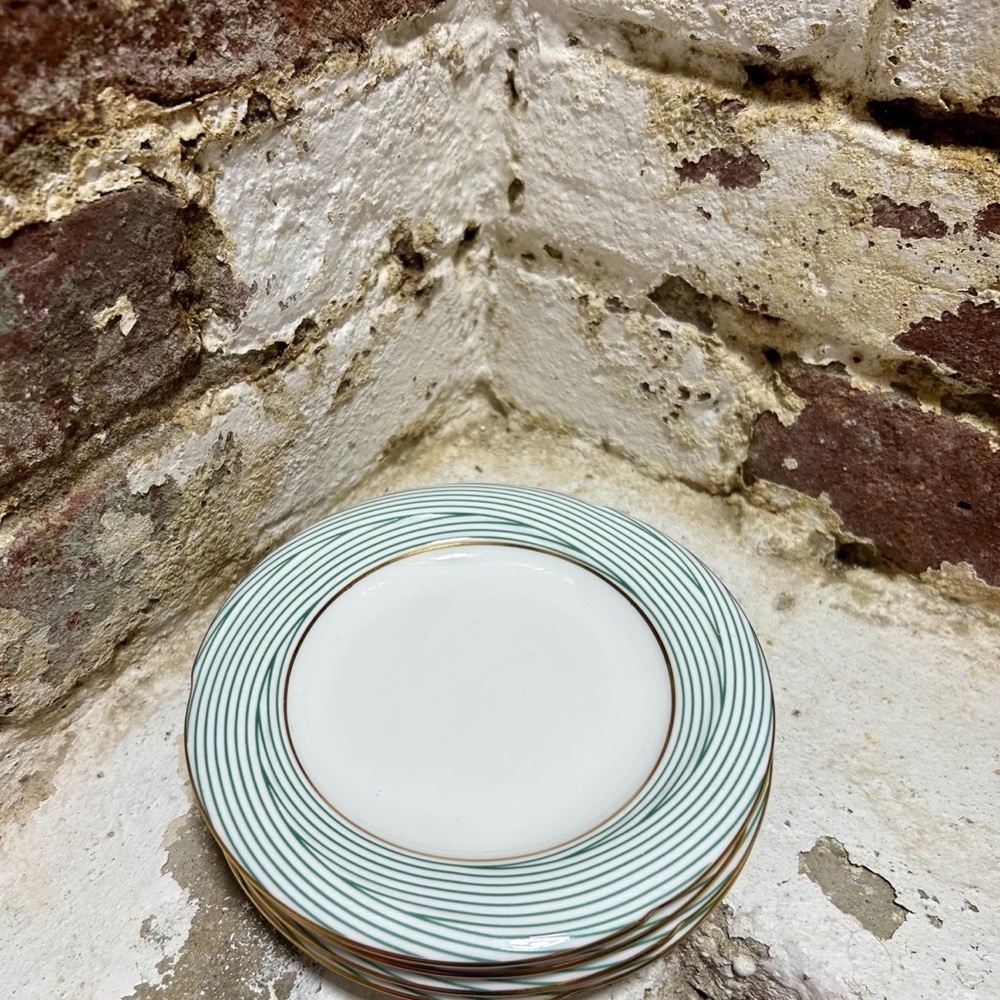 Set of 5 Nina Ricci Plasier De La MAISON green white and gold porcelain plates. - Picture 1 of 9